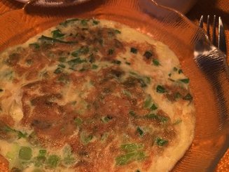 Яичница с зеленым луком