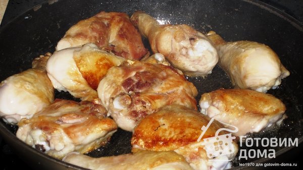 Курица, тушенная с луком фото к рецепту 4