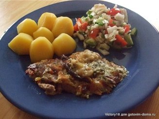Свинина с шампиньонами запеченные в сливочном соусе