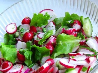 Салат из редиса с огурцами