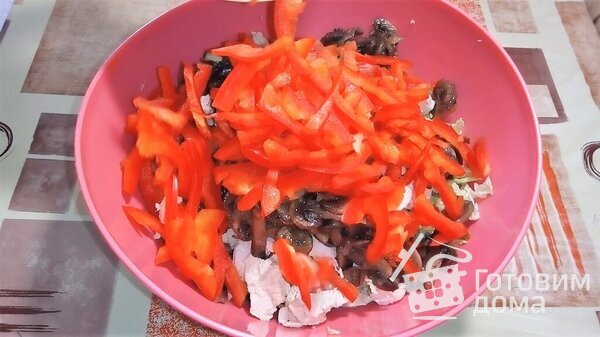 Салат из пекинской капусты с грибами и мясом фото к рецепту 3