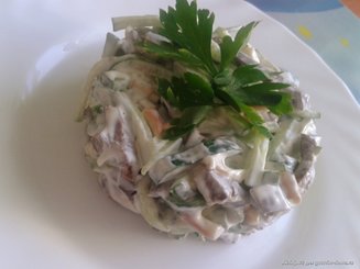 Салат "София" с копченым сыром