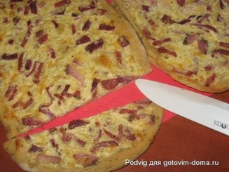 Фламмкухен из Эльзасса - пирог с луком, беконом и сыром