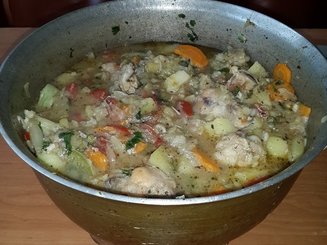Овощное рагу с картофелем и курицей