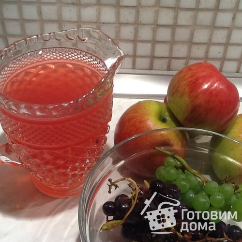 Компот &quot;Осенний&quot; из яблок и винограда