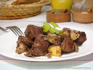 Куриная печень с яблоками