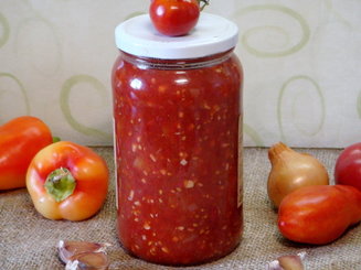 Томатный соус с перцем и чесноком (вариант лечо)