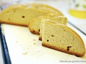 Деревенский ржаной хлеб на дрожжах