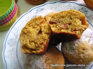 Ревенные маффины с тыквенным пюре