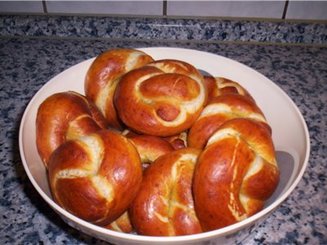 Брецели (Laugenbrezeln)