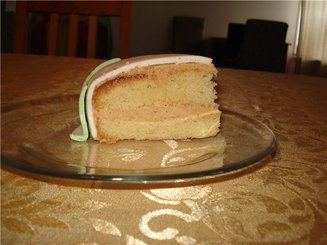 Торт с персиками, миндалем и шоколадом