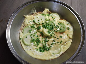Нежный омлет с кабачками