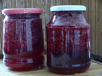 Сырое варенье из черной смородины