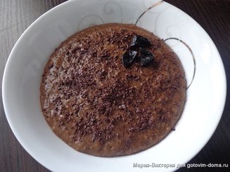 Шоколадная овсяная каша с черносливом