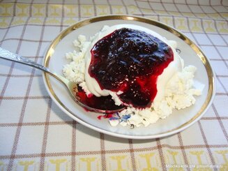 Сырое варенье из черной смородины