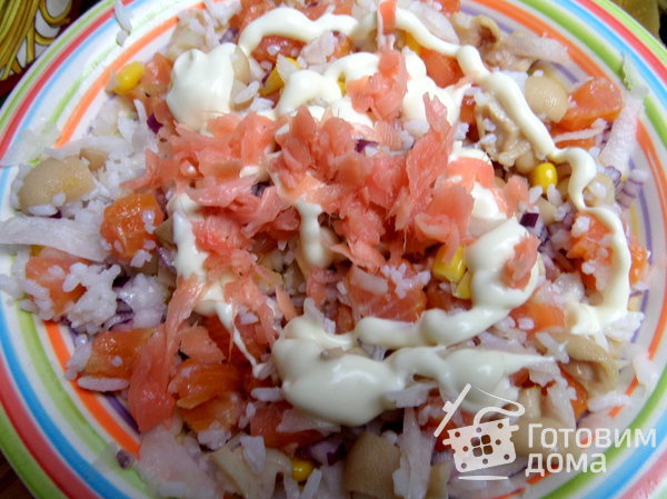 Салат с лососем и дайконом фото к рецепту 16
