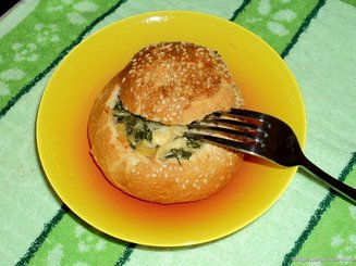 Жюльен в хлебном каравае