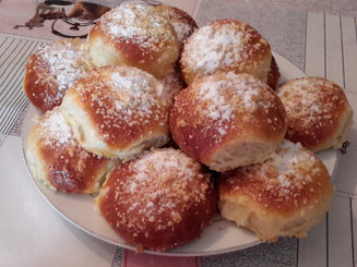 Булочки с наполнителем и посыпкой