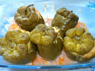 Кабачки, фаршированные курицей