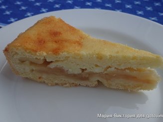 Яблочный пирог с творожной заливкой