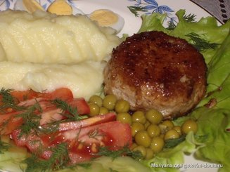 Сочные мясные котлеты с капустой