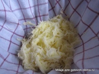 Картофельный пирог с квашеной капустой и колбасой Кабаносси