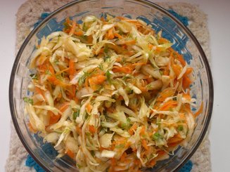 Салат с капустой "Пестренький"