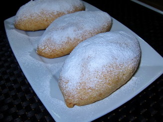Рассыпчатые пирожки с яблоками и корицей
