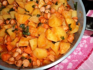 Рагу с картофелем и сосисками