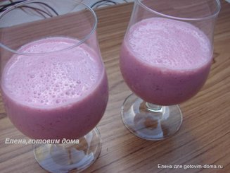 Коктейль "Лимонная клубника с арахисом"