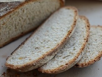 Деревенский ржаной хлеб на дрожжах