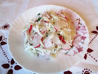 Капустный салат с редиской