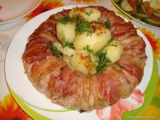 Рулет мясной "Праздничное кольцо"