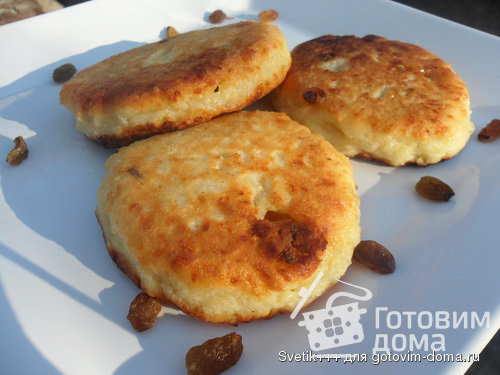 Сырники с начинкой из яблок и изюма фото к рецепту 1