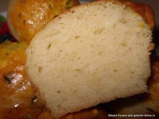 Чесночно-розмариновые булочки с беконом и сыром