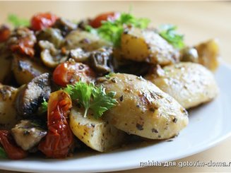 Пикантный картофель запеченный в духовке