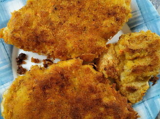 Куриные отбивные в морковной панировке