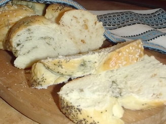 Хлеб с зеленью и красным перцем