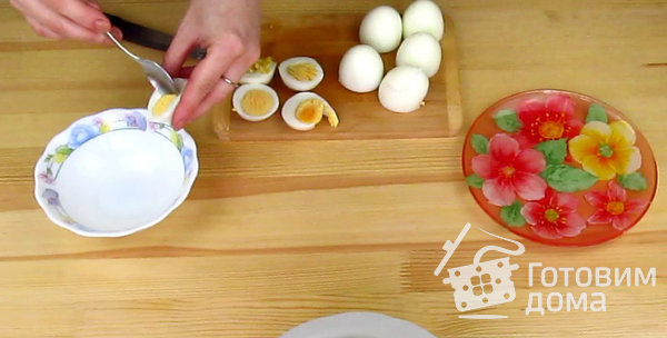Яйца фаршированные Грибочки &quot;Боровики&quot; фото к рецепту 3