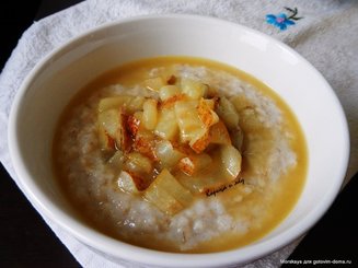 Овсянка с карамелизированной грушей
