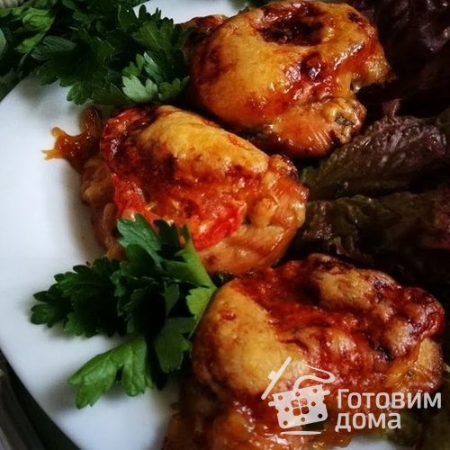 Куриное филе с помидорами и сыром в духовке