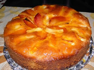 Яблочный пирог со сливами