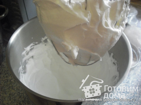 Нежный, воздушный бисквит (с добавлением молока) фото к рецепту 7