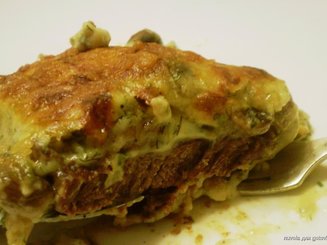 Свинина с шампиньонами запеченные в сливочном соусе