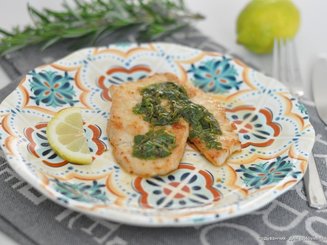 Куриные грудки с лимоном, петрушкой и сливочным маслом
