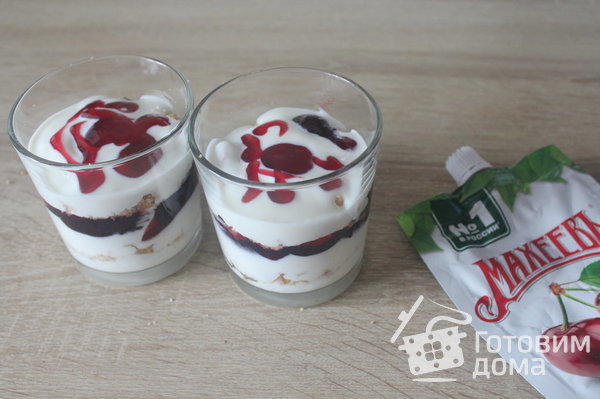 Йогуртовый десерт с вишневым джемом фото к рецепту 4