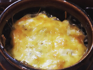 Мясо, запеченное с грибами и картофелем
