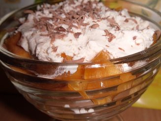Творожный десерт с персиком