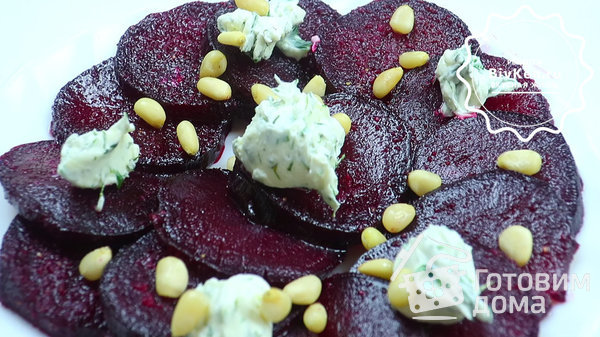 Салат из свеклы с чесноком, орехами и сыром на Новый Год фото к рецепту 5