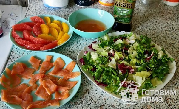 Салат с красной рыбой, грейпфрутом и апельсином фото к рецепту 1